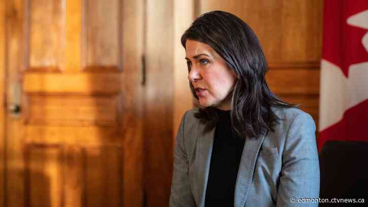 Smith says oil and gas jobs aren't going anywhere as she slams federal 'just transition'