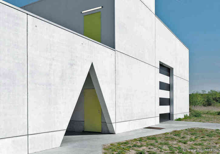 Dreieck auf Beton - Kaffeerösterei und Schreinerei in Gent von Büro Juliane Greb