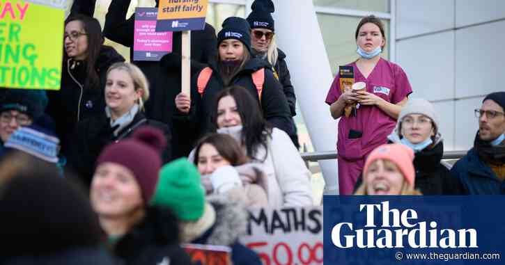 NHS bosses implore ministers to ‘do all you can’ to end nurses’ strikes