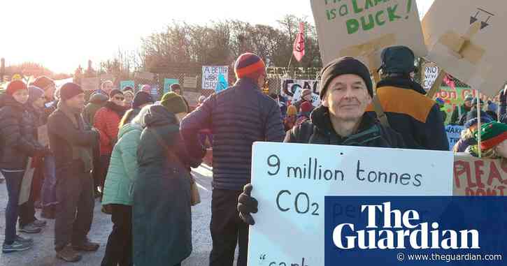 New Cumbria coalmine likely to break UK’s climate pledge, analysis says