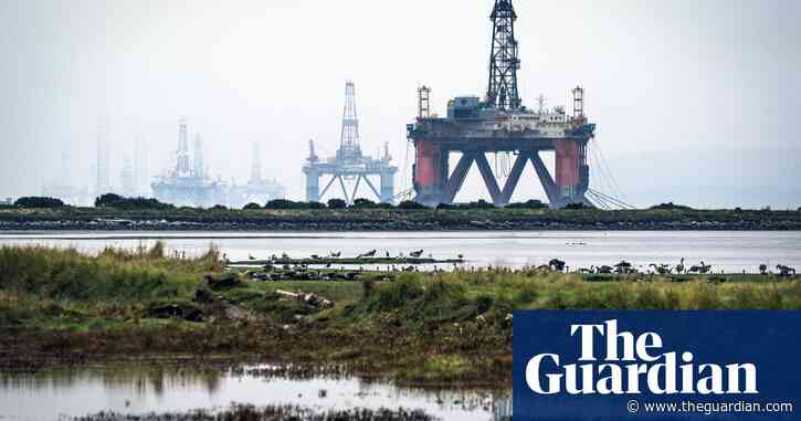 Banks still investing heavily in fossil fuels despite net zero pledges – study