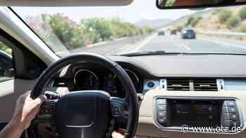 Beifahrer greift beherzt ein und verhindert auf Bundesstraße bei Jena Unfall