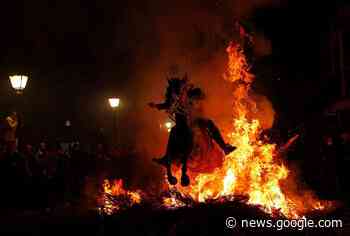 VIDEO: Locals ride horses through fires as Spanish festival makes ... - Chilliwack Progress