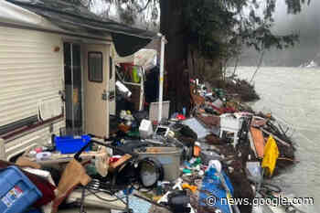 Volunteers clean up abandoned squatters' camp on the banks of the ... - Chilliwack Progress