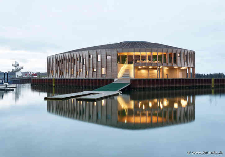 Holzoval an der Nordseeküste
 - Maritimes Zentrum in Esbjerg von WERK Arkitekter und Snøhetta