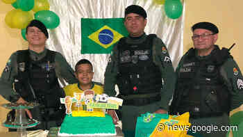 Menino em Juazeiro admira trabalho da PM e ficou surpreso com ... - miseria.com.br