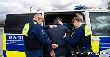 Politie vat winkeldieven in Ekeren: “Ze waren niet aan hun proefstuk ... - Het Laatste Nieuws