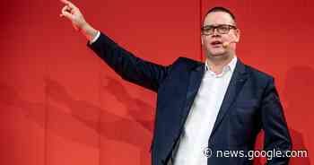 PVDA klinkt op het nieuwe jaar met Raoul Hedebouw - Het Laatste Nieuws