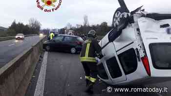 Incidente sulla Cassia bis: carambola tra cinque auto, due feriti gravi