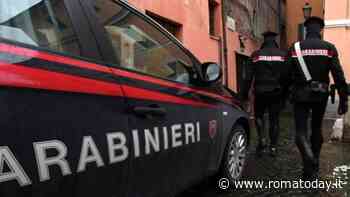 Lo spacciatore di cocaina con una pistola carica nello zaino