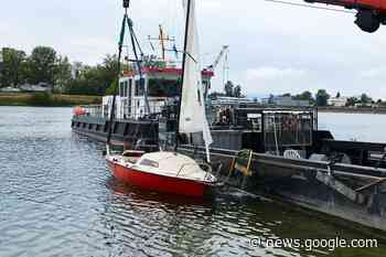 Ein Segelboot ist auf dem Rhein bei Breisach gekentert - badische-zeitung.de