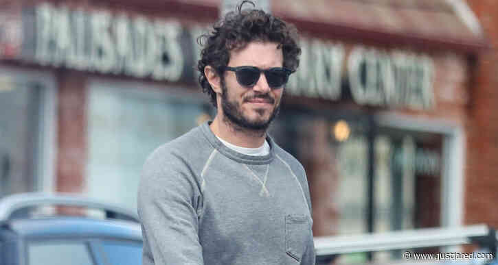 Adam Brody Picks Up Breakfast to Go in Santa Monica