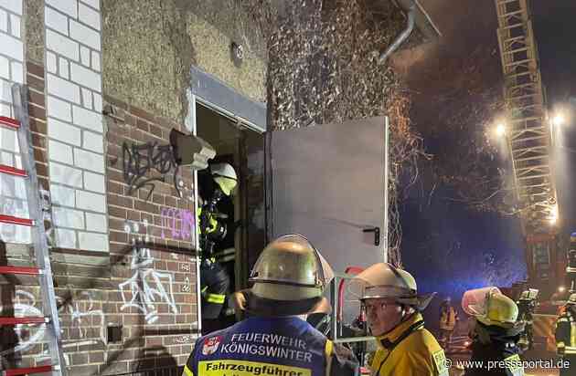 FW Königswinter: Kellerbrand in ehemaligen Bahnbetriebsgebäude in Niederdollendorf