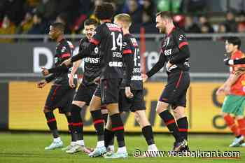 Antwerp speelt na vroege goals met zijn geluk maar wint ruim bij gretig KVO en nadert op Union