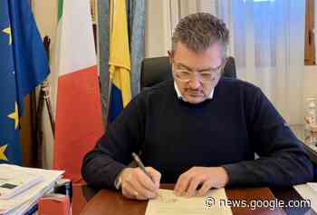 Il sindaco rinuncia a 10mila euro della sua indennità per darli ai ... - LaVoce