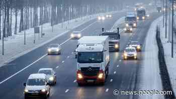 Gladde wegen en sneeuwval, KNMI kondigt code geel af - LINDA.