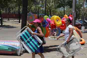 Los vendedores colman las playas con productos para toda la familia - Diario El Libertador
