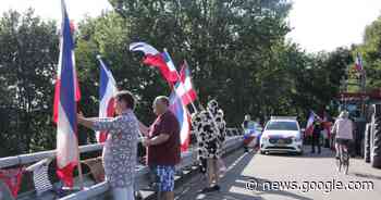Groep actievoerders met 'boerenvlaggen' verzamelt zich boven ... - AD