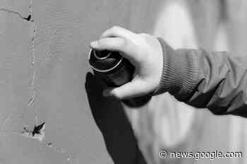 Jovem de 18 anos é flagrado pichando espaços em Guarapuava - Rede Sul de Noticias