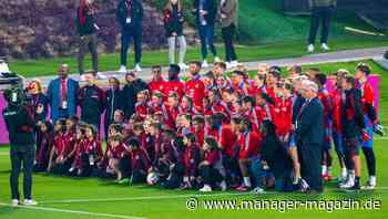 Fußball: Europas Proficlubs verdienen wieder auf Vor-Corona-Niveau