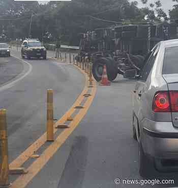 Acidente com carreta que transportava gás na BR-356, em Itaperuna - O Diário do Noroeste
