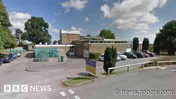 Oxfordshire pupils face losing home-to-school transport - BBC