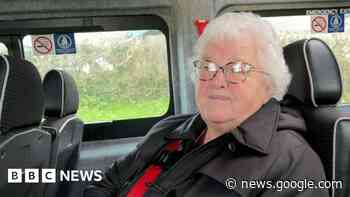 Devon community transport scheme making cuts to service - BBC