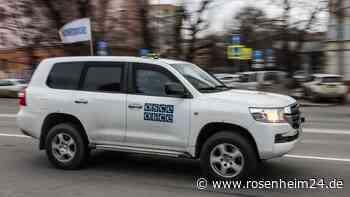 Wagner-Chef meldet Einnahme von Dorf nahe Bachmut –  Russland stiehlt OSZE-Autos