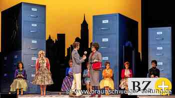 Büro-Musical mit Wiedererkennenswert im Theater Hildesheim