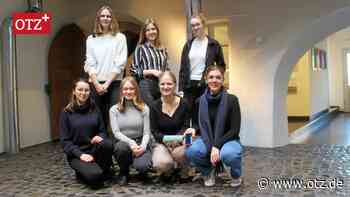 Gymnasiasten lassen Geschichte hörbar lebendig werden