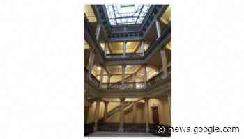 C'est quoi cet immeuble caché en plein Lyon aux énormes colonnes ... - L'Impartial