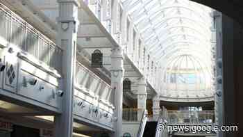 Hamilton's City Centre mall closes its doors, rings bell for the last ... - CBC.ca