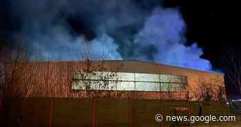 Velbert: Brand in einer Lagerhalle eines Entsorgungsbetriebs - Westdeutsche Zeitung