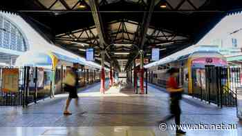 Minister defends $250 travel card for regional students that misses start of first semester