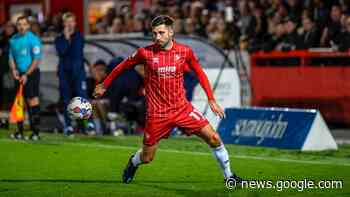 Chapman to stay at Oldham until summer - News - Cheltenham Town FC