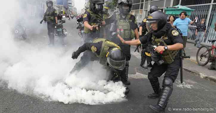 Polizei und Demonstranten: Brutale Zusammenstöße in Peru