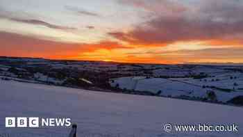 Yorkshire snow: Weather warning as first winter fall coats counties