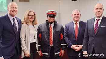 Toronto transit worker saves baby's life on subway | The Moment