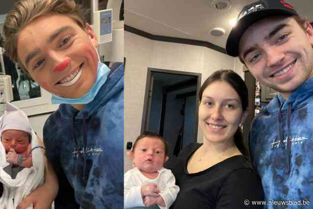 Clown Daniel (22) staakt circusvoorstelling voor geboorte van zoontje, maar dat levert “verbaasde blikken” op in ziekenhuis