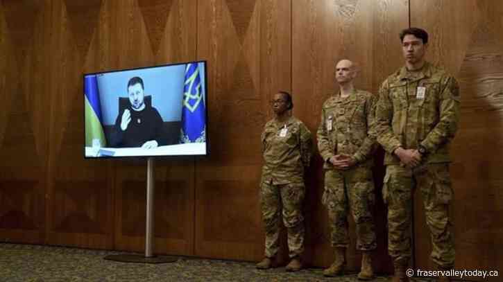 Defense chiefs fail to resolve dispute on tanks for Ukraine