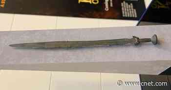 'Replica' Sword Turns Out to Be the Real 3,000-Year-Old Deal     - CNET