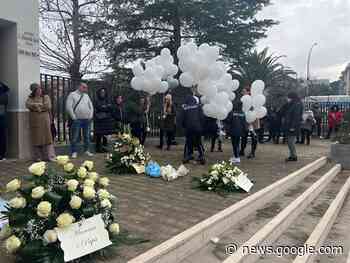 I funerali del piccolo Nicolò soffocato dal tappo della fisiologica - LaVoce