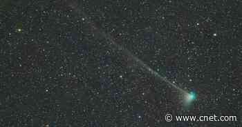 Bright Green Comet Passing Earth Will Soon Be Visible to the Naked Eye     - CNET