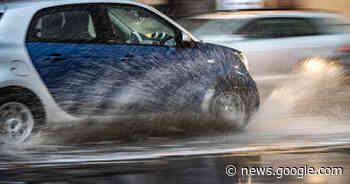 Pas op voor aquaplaning: veel water op de weg door hevige regenval - Hart van Nederland