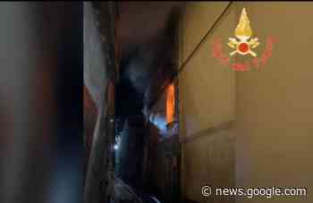 Abitazione in fiamme nella notte, inquilini in salvo - Soverato Web