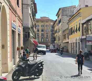 Corso Amedeo e via Magenta, la resistenza di negozi che non si ... - Il Tirreno