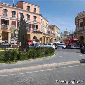 Crotone: Finalmente la statua di Pitagora nella Piazza a lui intitolata - Fantapol News