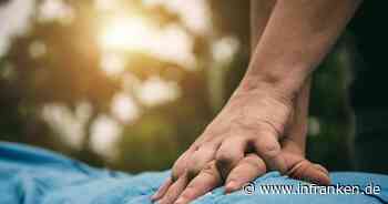 Bayreuth: Beifahrerin verliert Bewusstsein und atmet nicht mehr - Polizei reagiert sofort