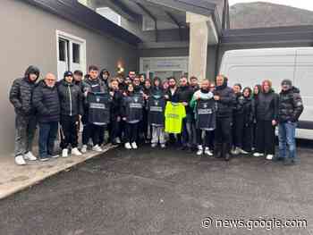 L'U.S. Avellino dona le 11 maglie nere alla famiglia e agli amici di ... - Atripalda News