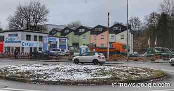 Nach Fällung der Millenium-Eiche: Kreisel-Bau an Rennbaumstraße ... - Rheinische Post